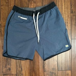 Vuori Banks Short  - Large - 7.5" Length - Azure Linen Texture